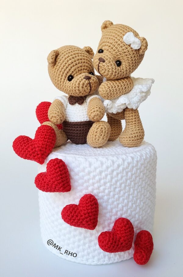 Crochet Heart Cake Pattern - Image 3