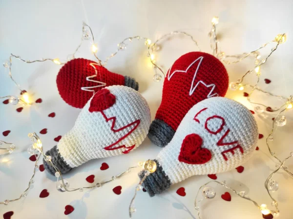 Valentines Day Decor Crochet - Image 3